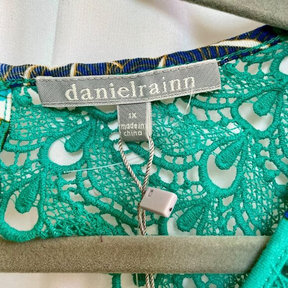 NWT Daniel Rainn Open Back Crochet Sleeveless Top Size 1X Floral Teal STITCH FIX - Picture 4 of 14
